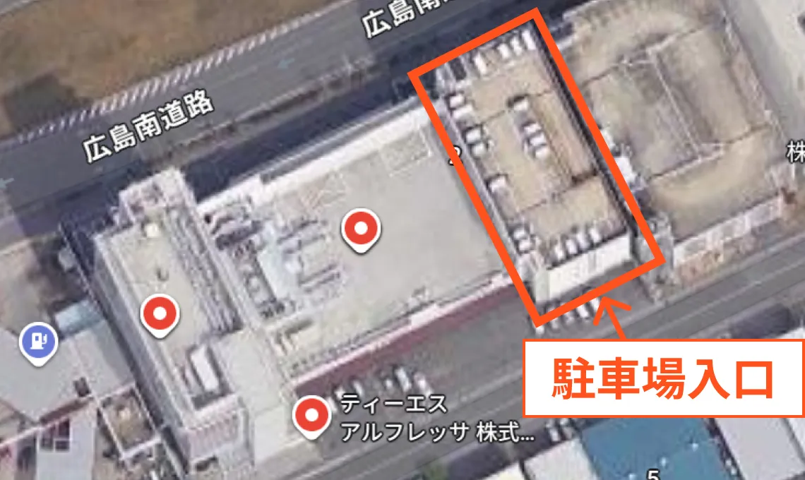 駐車場入口の航空写真